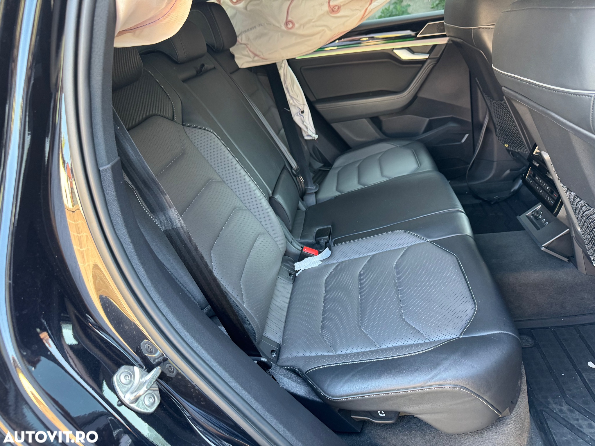 Volkswagen Touareg V6 TDI 4MOTION R-Line - 12