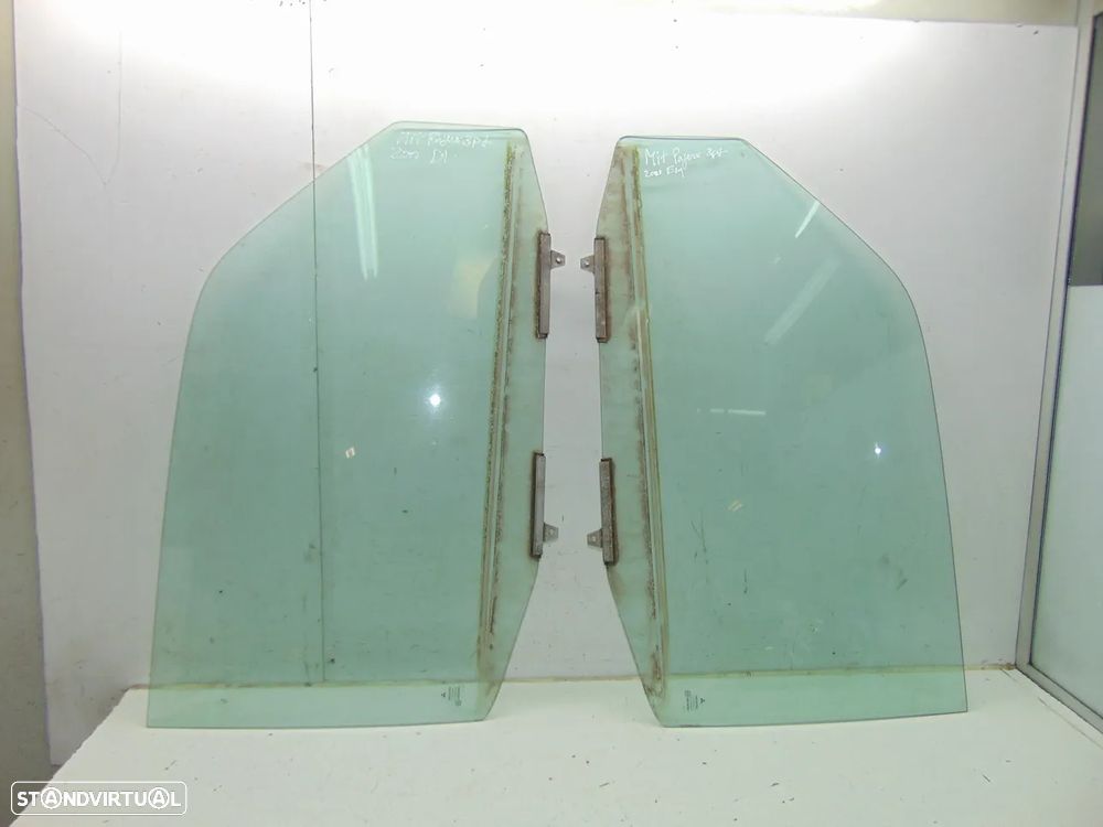 Mitsubishi Pajero Pinim vidros - 1