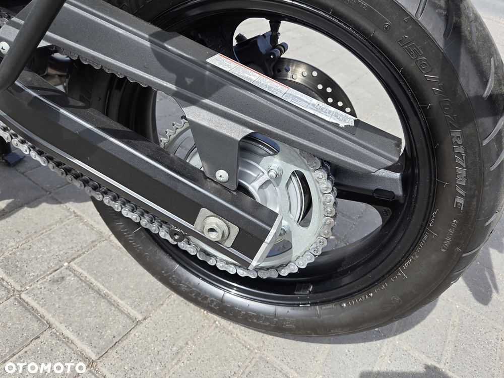 Suzuki V-STROM - 31