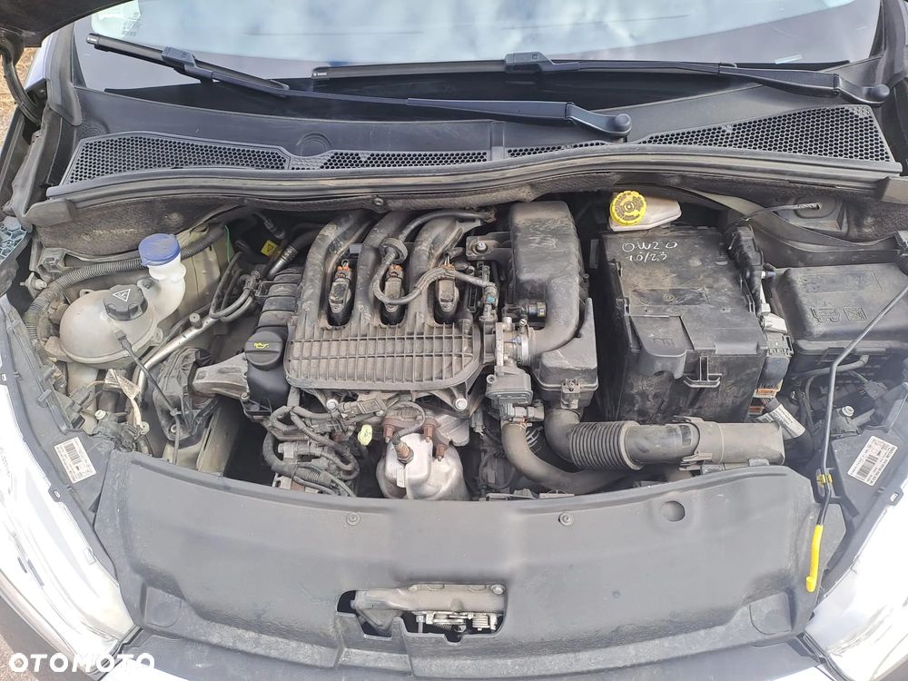 Peugeot 208 - 14