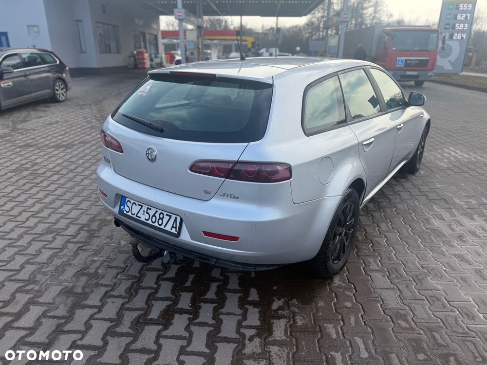 Alfa Romeo 159 1.9 JTDM 8V DPF Distinctive - 7