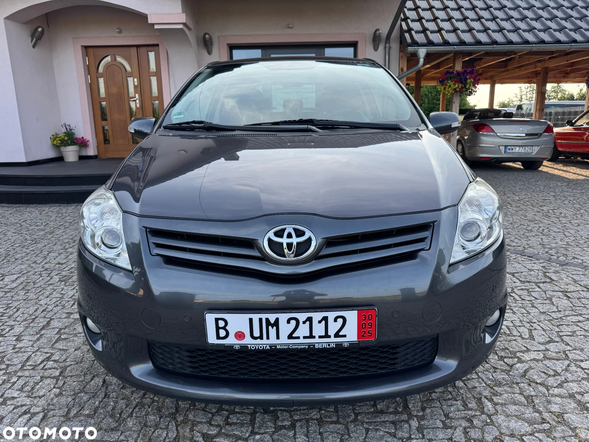 Toyota Auris 1.6 Premium - 2
