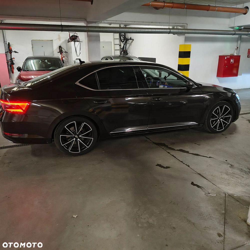 Skoda Superb 2.0 TDI L&K DSG - 3