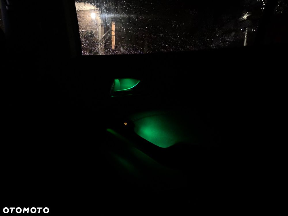 Mercedes-Benz GLA 250 4-Matic Urban - 32