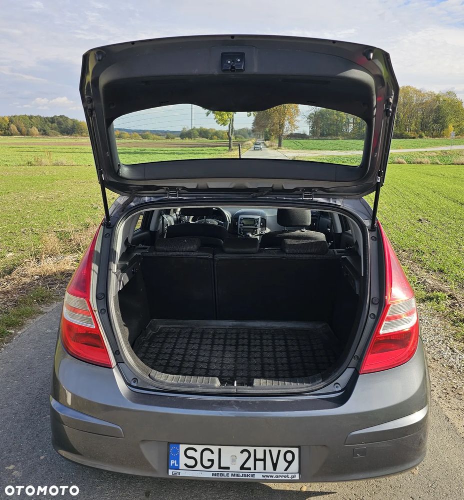 Hyundai i30 1.6 Comfort - 11