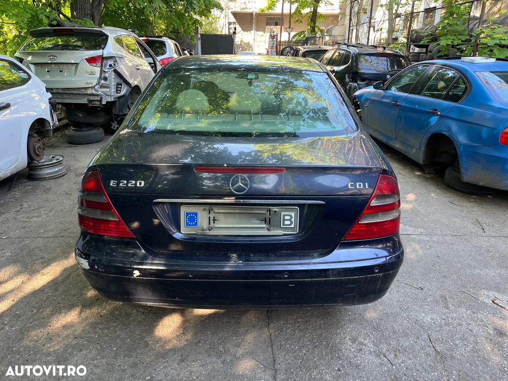 Dezmembrez Mercedes Benz E220 W211 albastru non facelift 2004 - 2