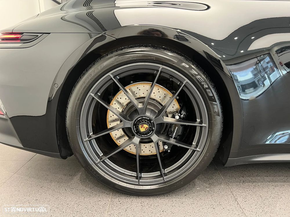 Porsche 911 (992) Carrera GTS - 18