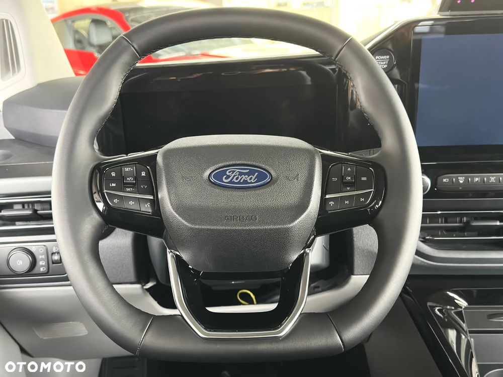 Ford Tourneo Custom - 11