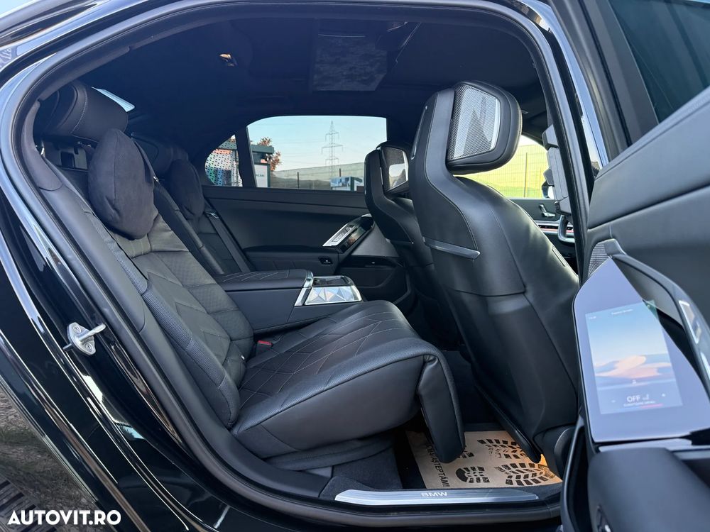 BMW Seria 7 - 34