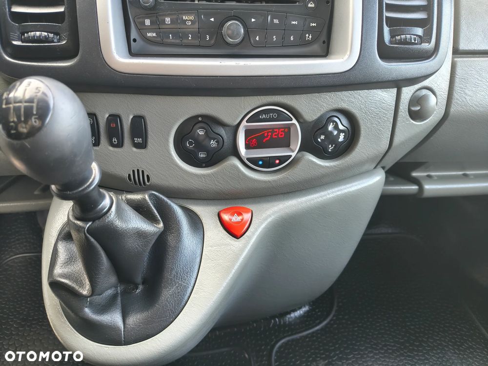 Renault Trafic Grand Passenger Black Edition - 18