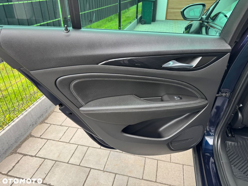 Opel Insignia 2.0 BiTurbo 4x4 Exclusive - 22