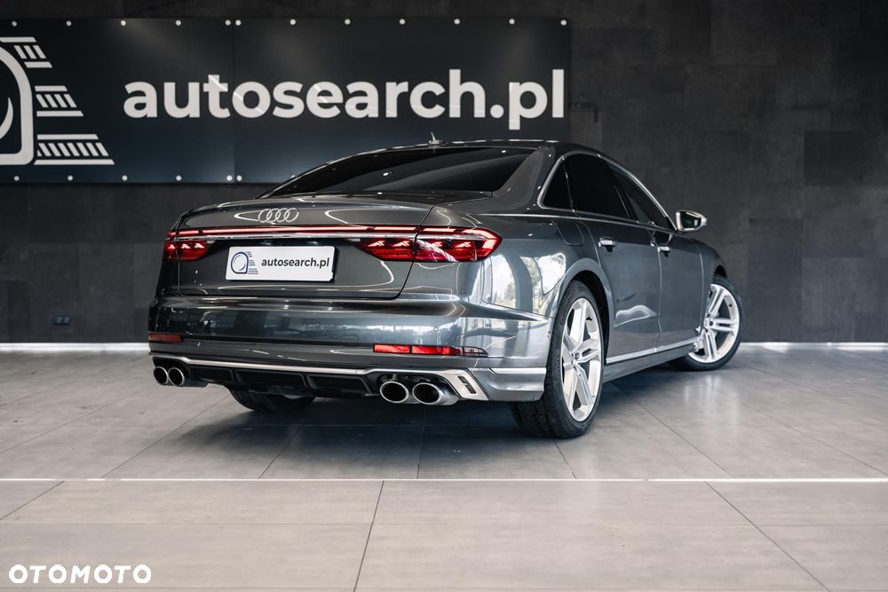 Audi S8 - 5