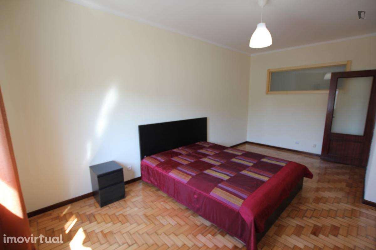 Quarto - localizado em Sé de Braga e São Lázaro Braga - Grande imagem: 3/10