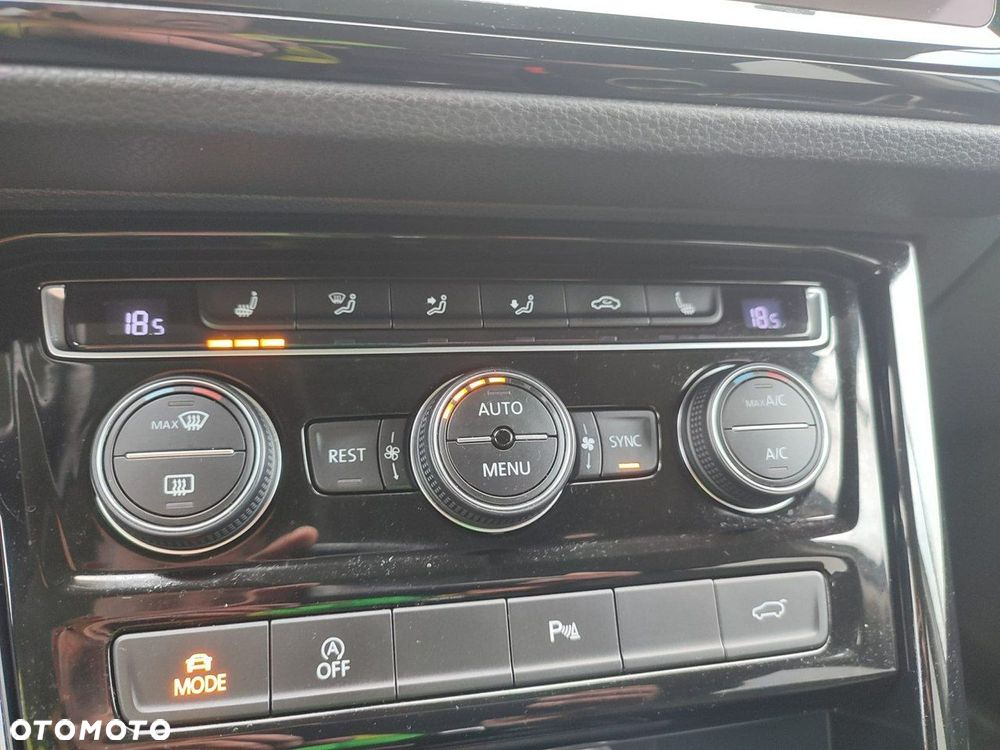 Volkswagen Touran - 8