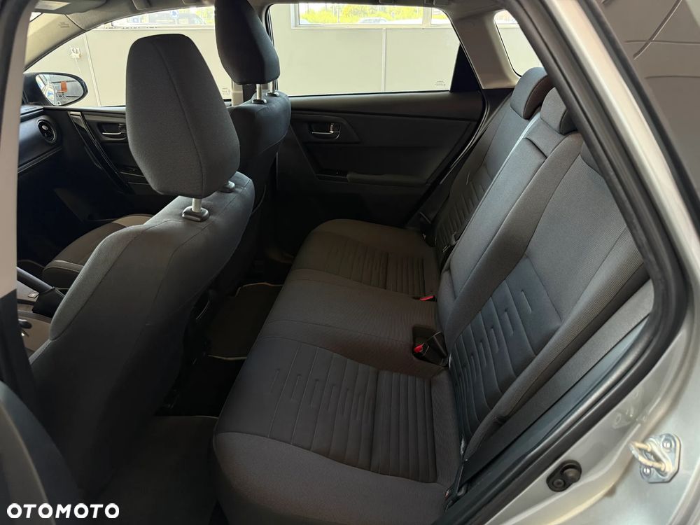 Toyota Auris Hybrid 135 Premium - 29