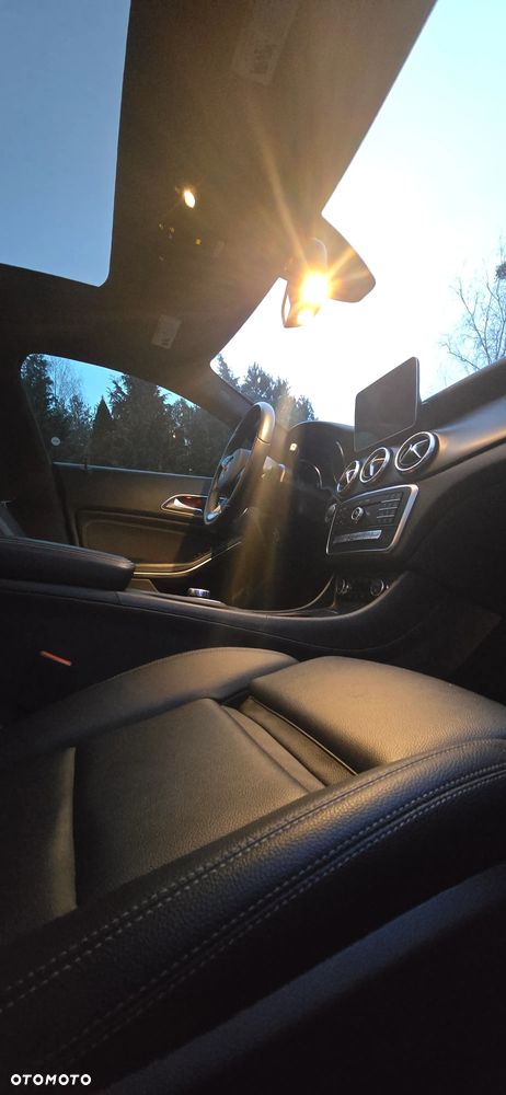 Mercedes-Benz CLA 250 4Matic 7G-DCT SCORE - 14