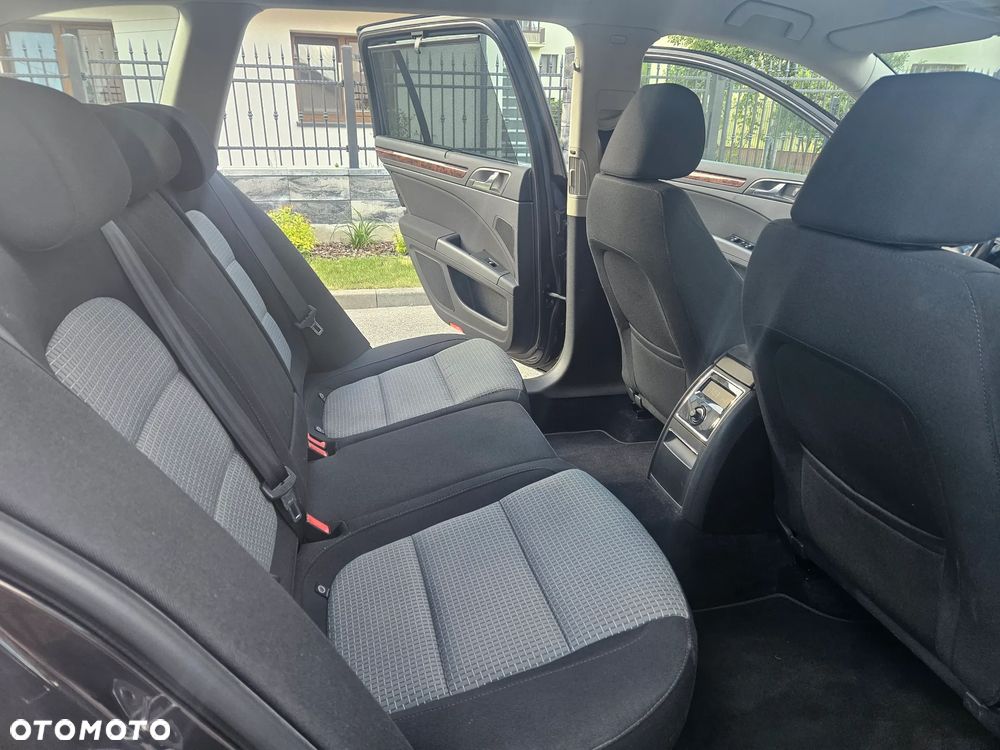 Skoda Superb 2.0 TDI DSG Elegance - 27