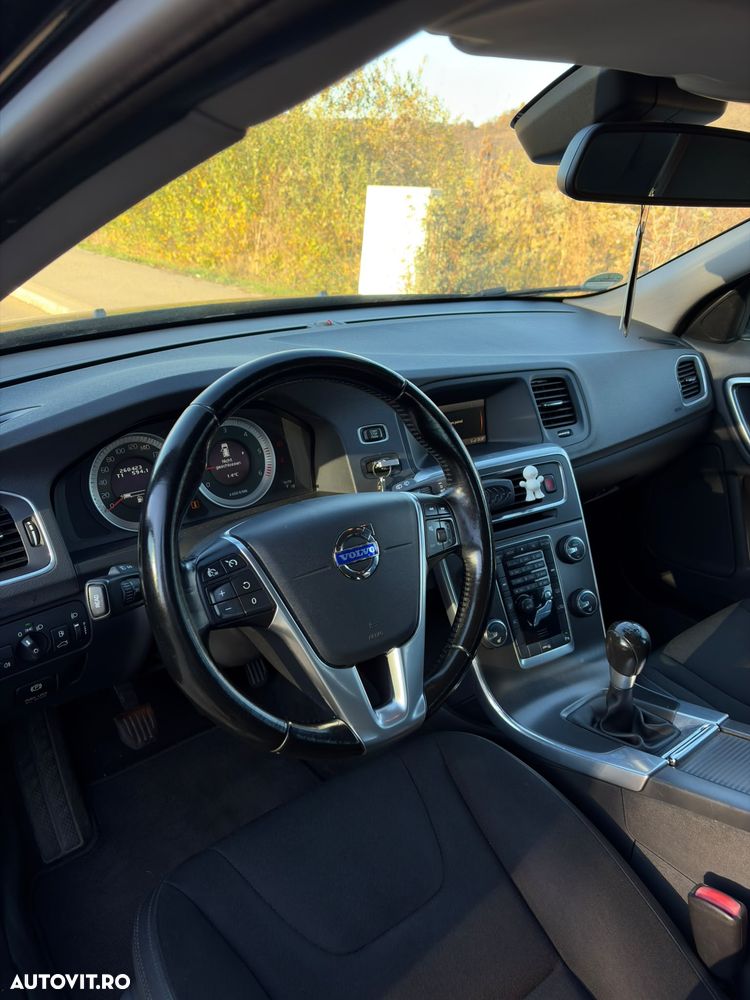 VOLVO V60 2011 — imagine 10