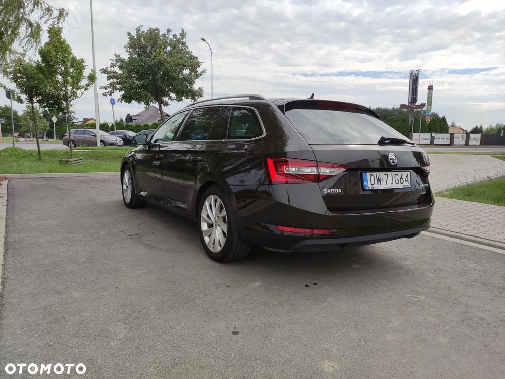 Skoda Superb 2.0 TDI L&K DSG - 4