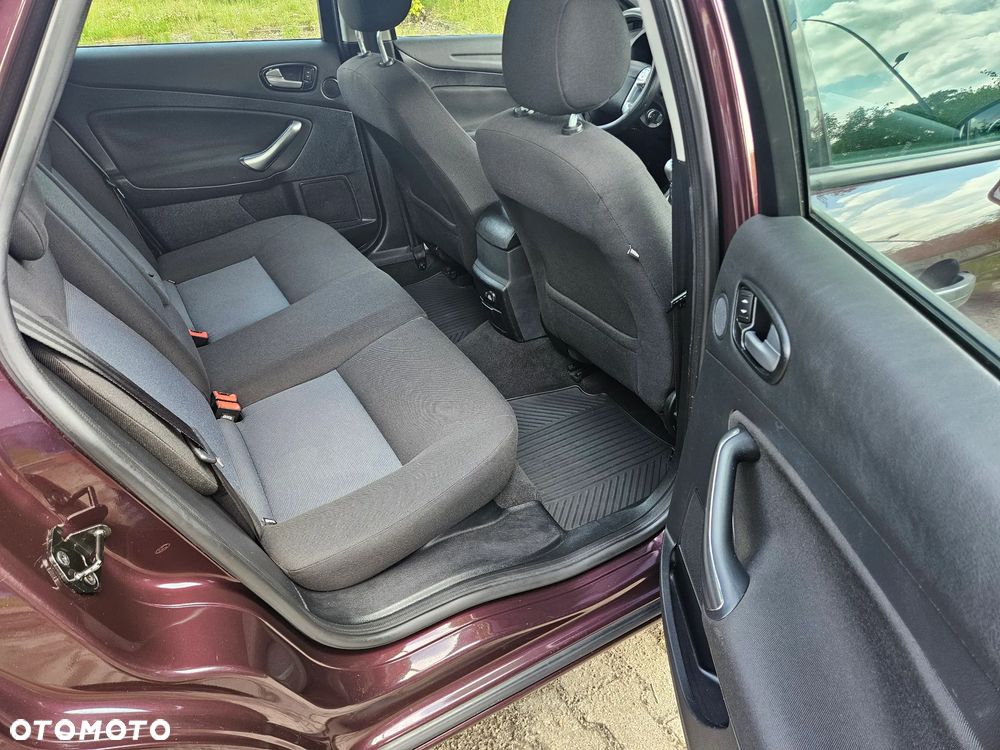 Ford Mondeo 1.6 Gold X - 13