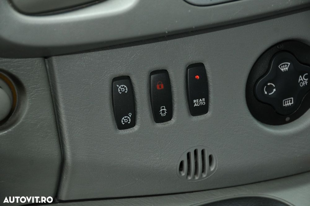 Renault Trafic Grand Passenger 2.0 dCi L2H1 Authentique - 22