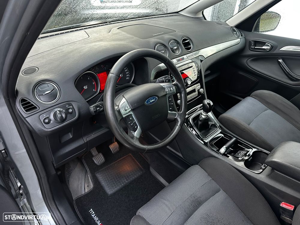 Ford S-Max 2.0 TDCi Titanium 7L - 21