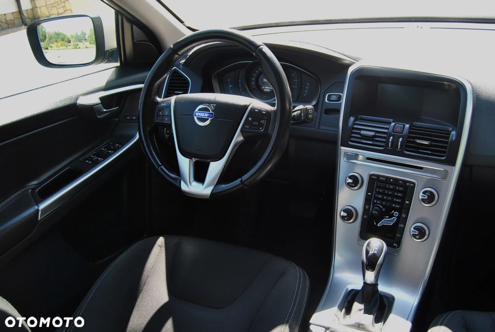Volvo XC 60 D3 Geartronic Momentum - 11
