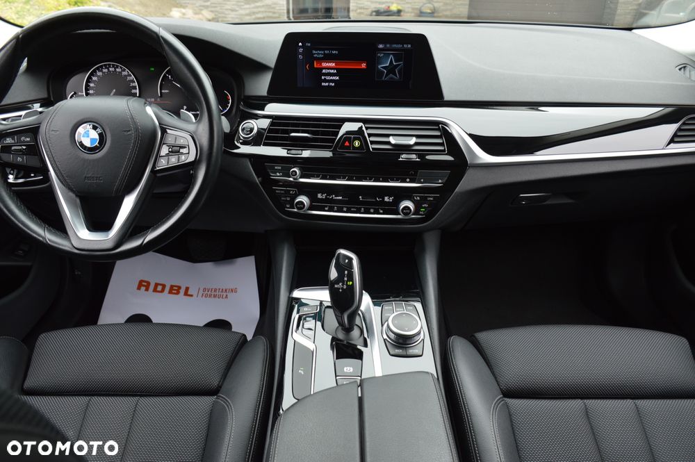 BMW Seria 5 520d xDrive Sport Line sport - 19