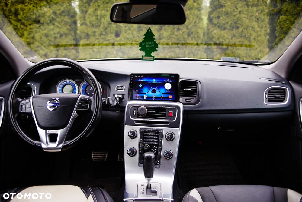 Volvo V60 D4 Geartronic RDesign - 22