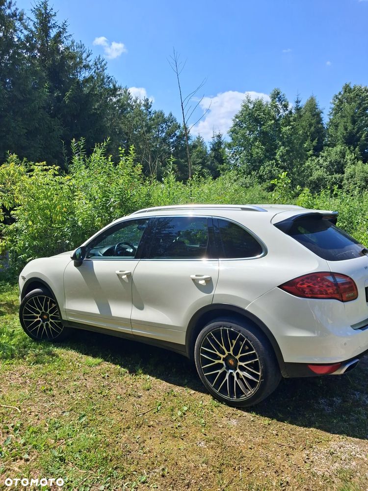 Porsche Cayenne - 1