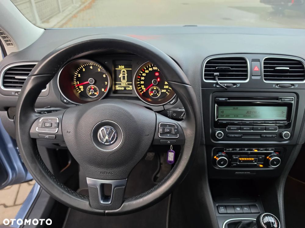 Volkswagen Golf - 10