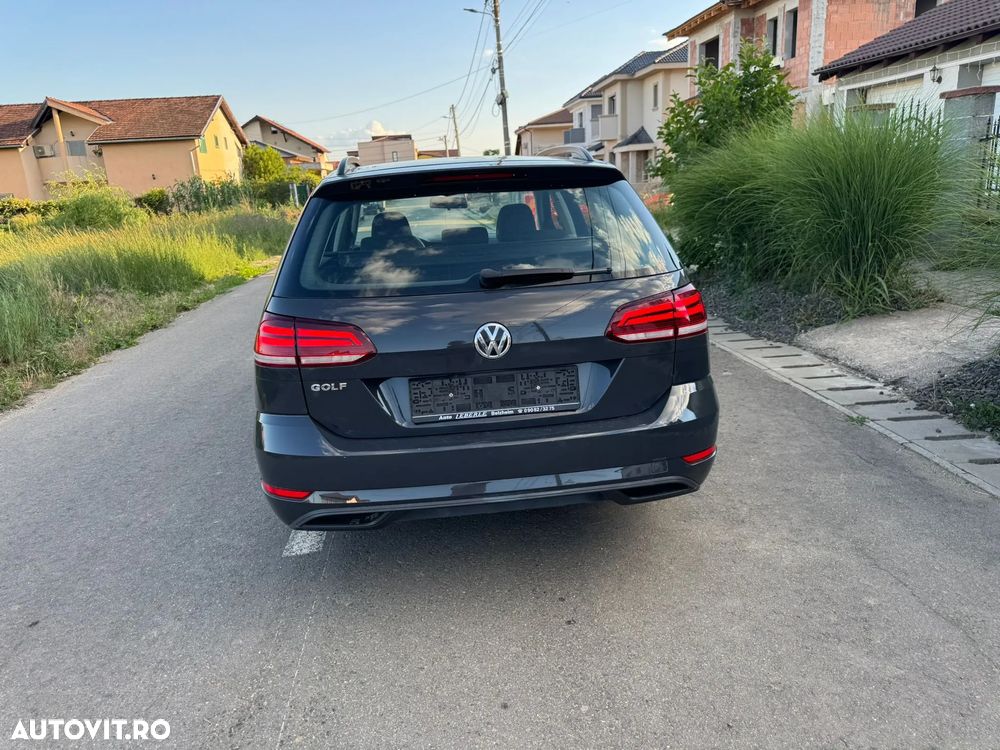 Volkswagen Golf 1.6 TDI SCR Trendline - 9
