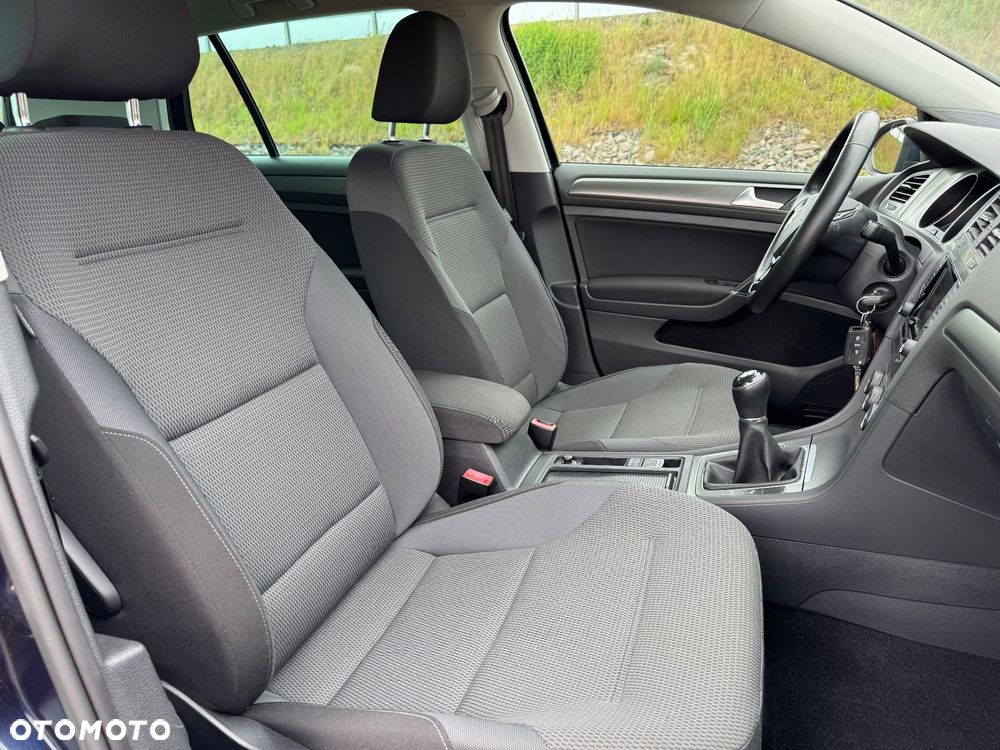 Volkswagen Golf 1.2 TSI BMT Comfortline - 28