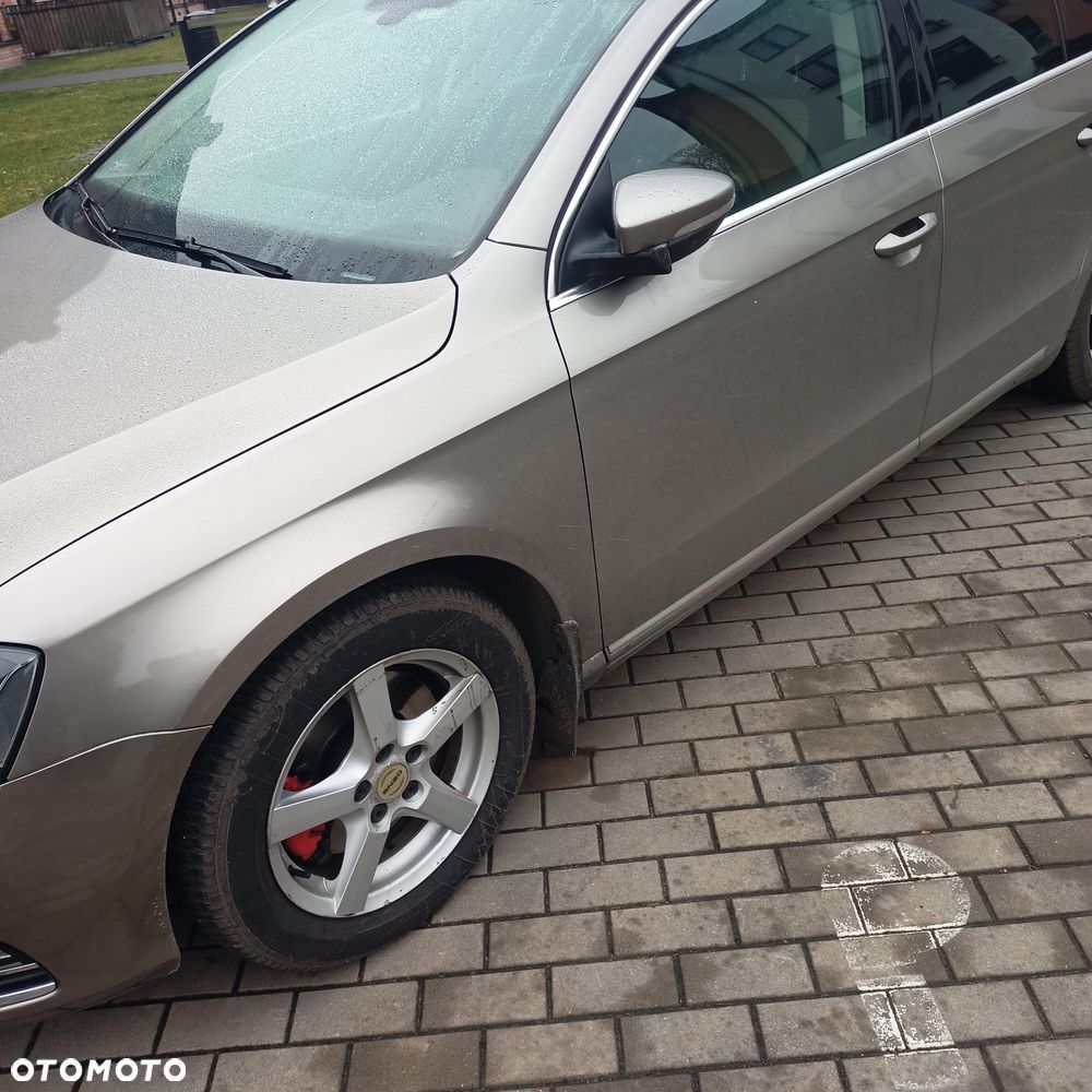 Volkswagen Passat - 9