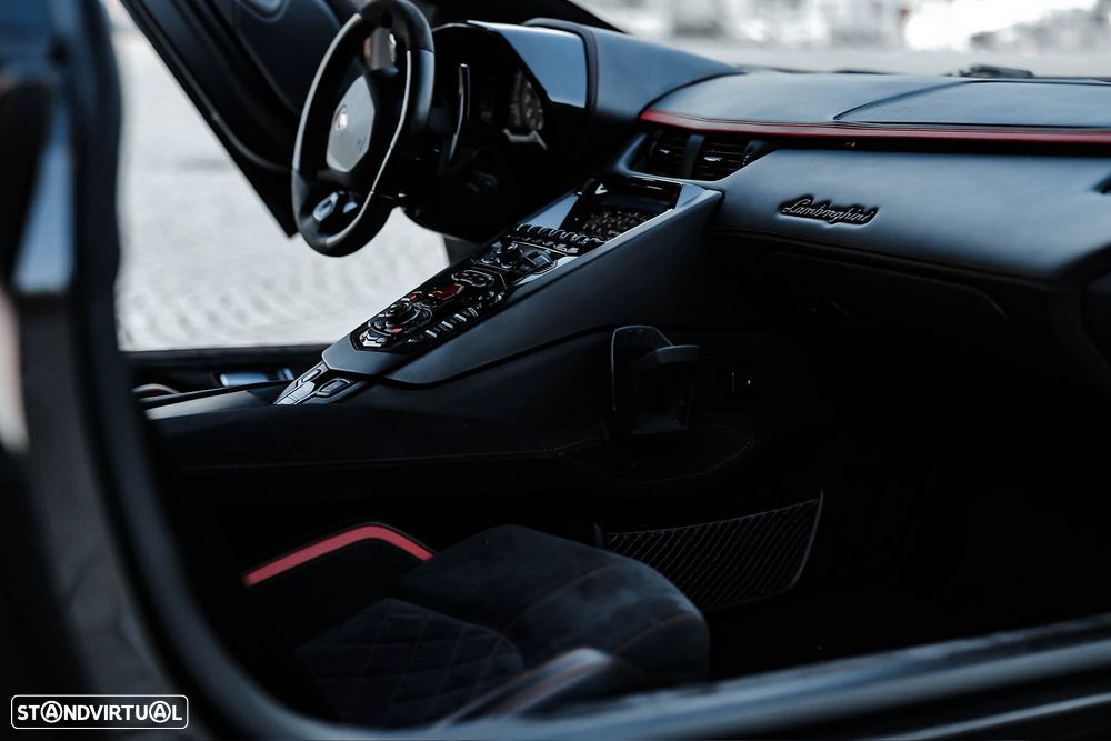 Lamborghini Aventador 6.5 V12 LP740-4 S - 15