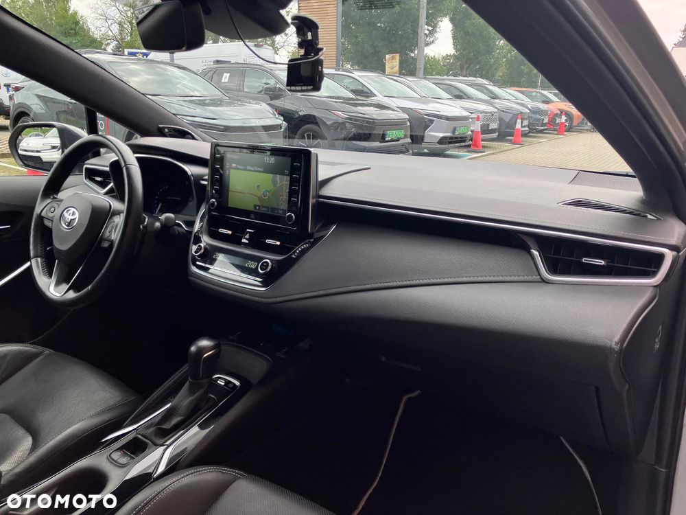 Toyota Corolla 2.0 Hybrid Executive - 19