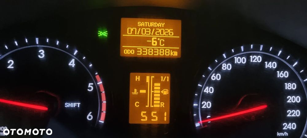 Toyota Avensis 2.0 D-4D Premium - 9