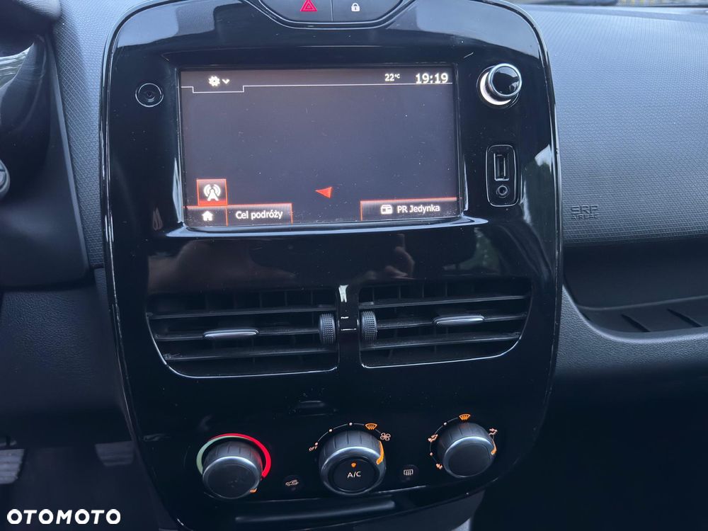 Renault Clio 1.2 16V 75 LIMITED - 8