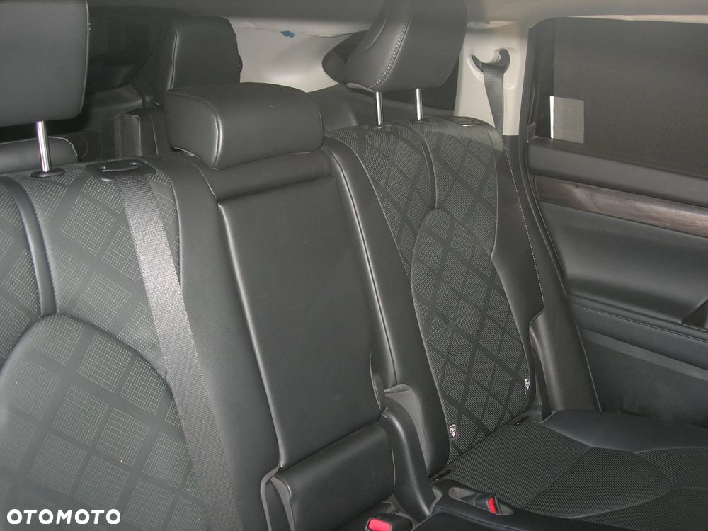 Toyota Highlander 2.5 Hybrid Executive - 24