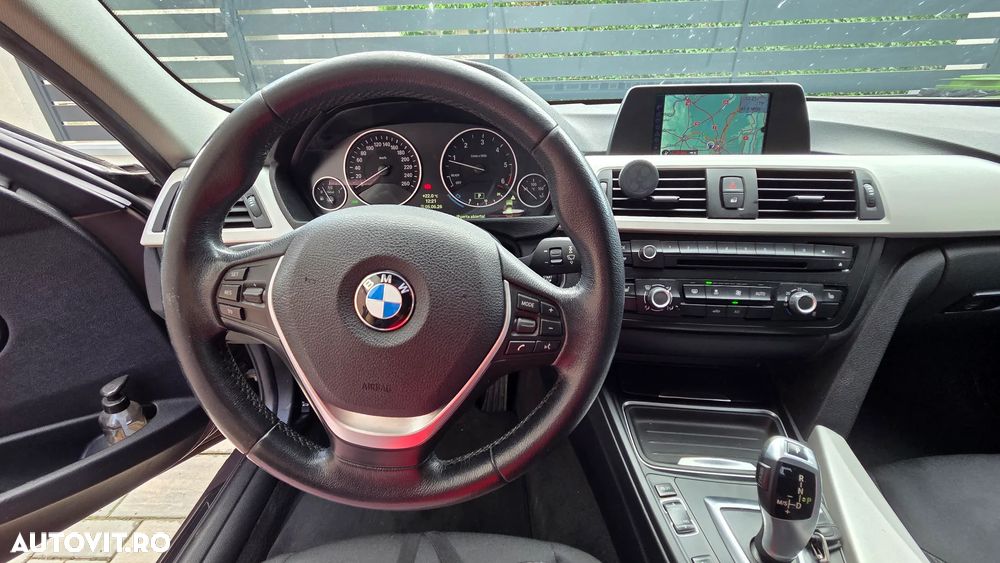 BMW Seria 3 318d Aut. Luxury Line - 15