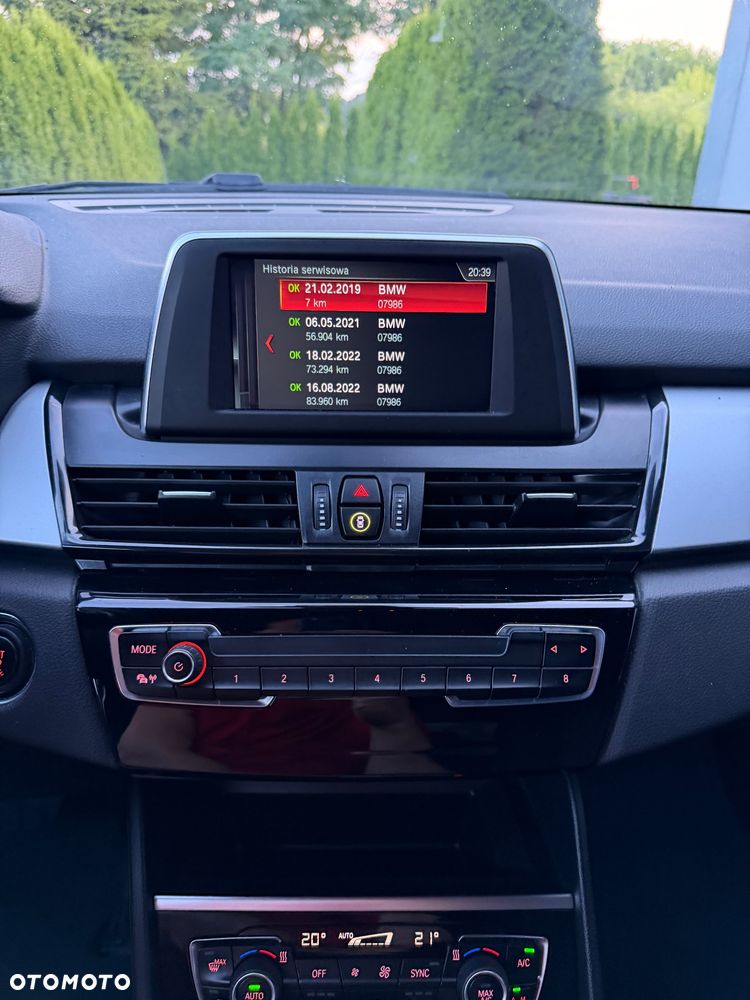 BMW Seria 2 218d - 22