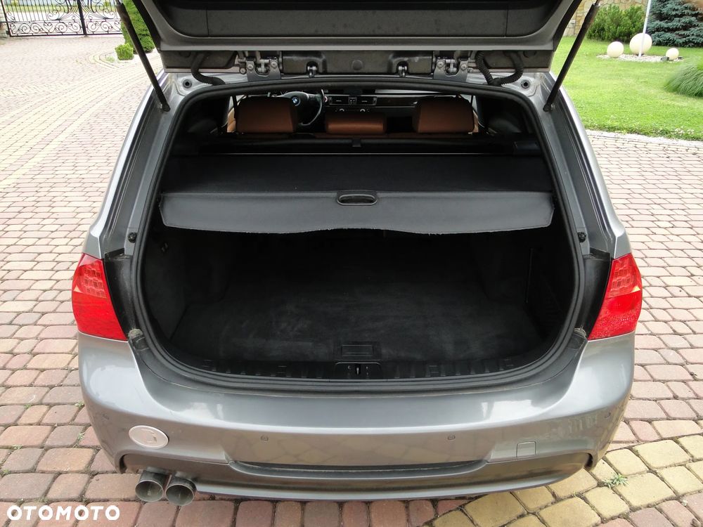 BMW Seria 3 320d Sport-Aut Sport Line - 26