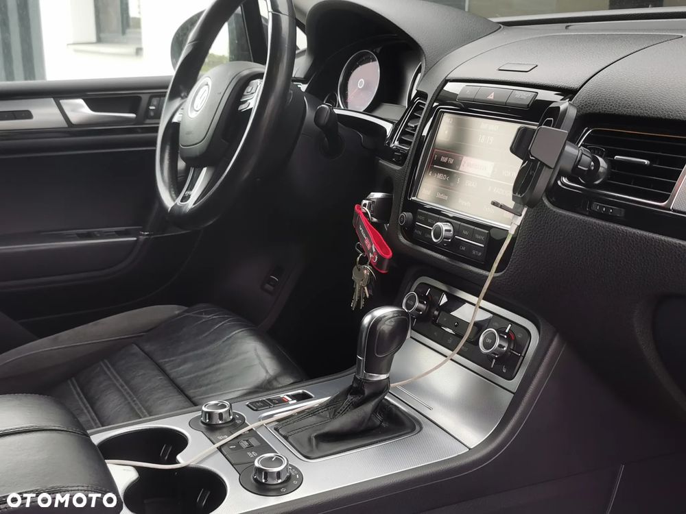 Volkswagen Touareg 3.0 V6 TDI BMT R-Style - 6