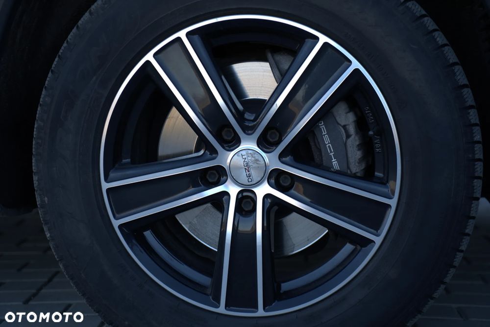 Porsche Cayenne - 21