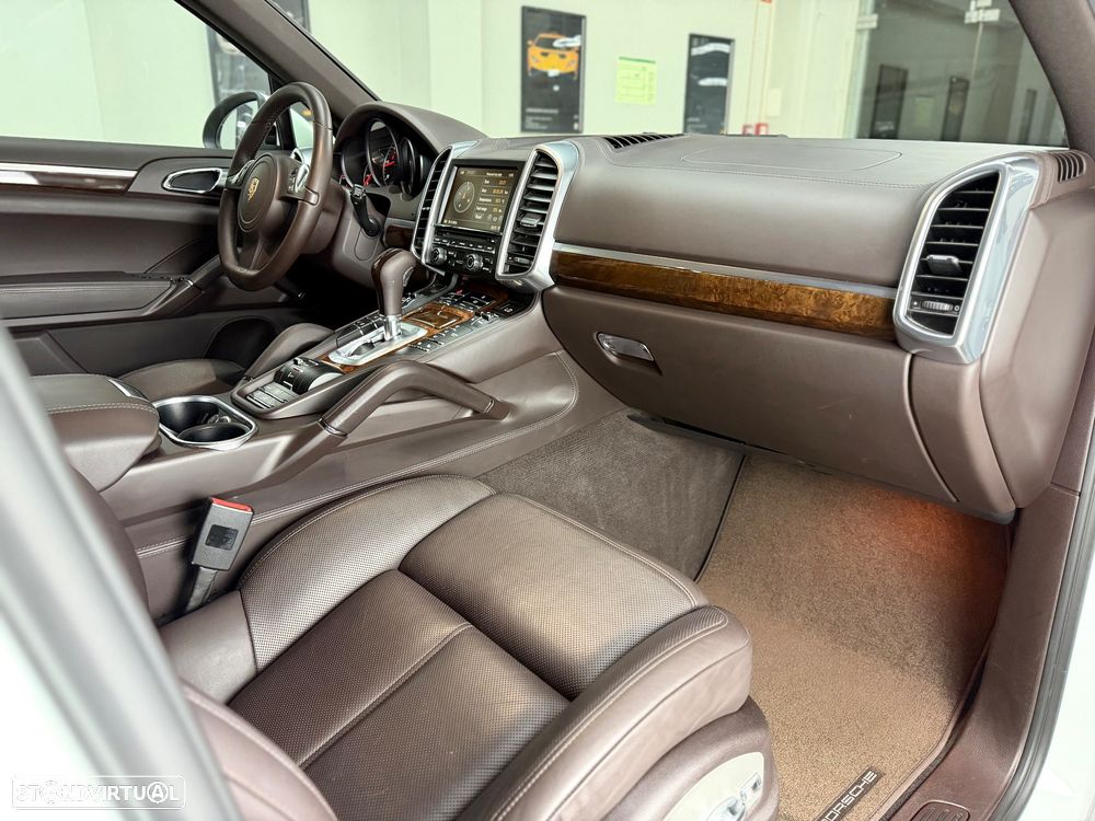 Porsche Cayenne Tiptronic S - 24
