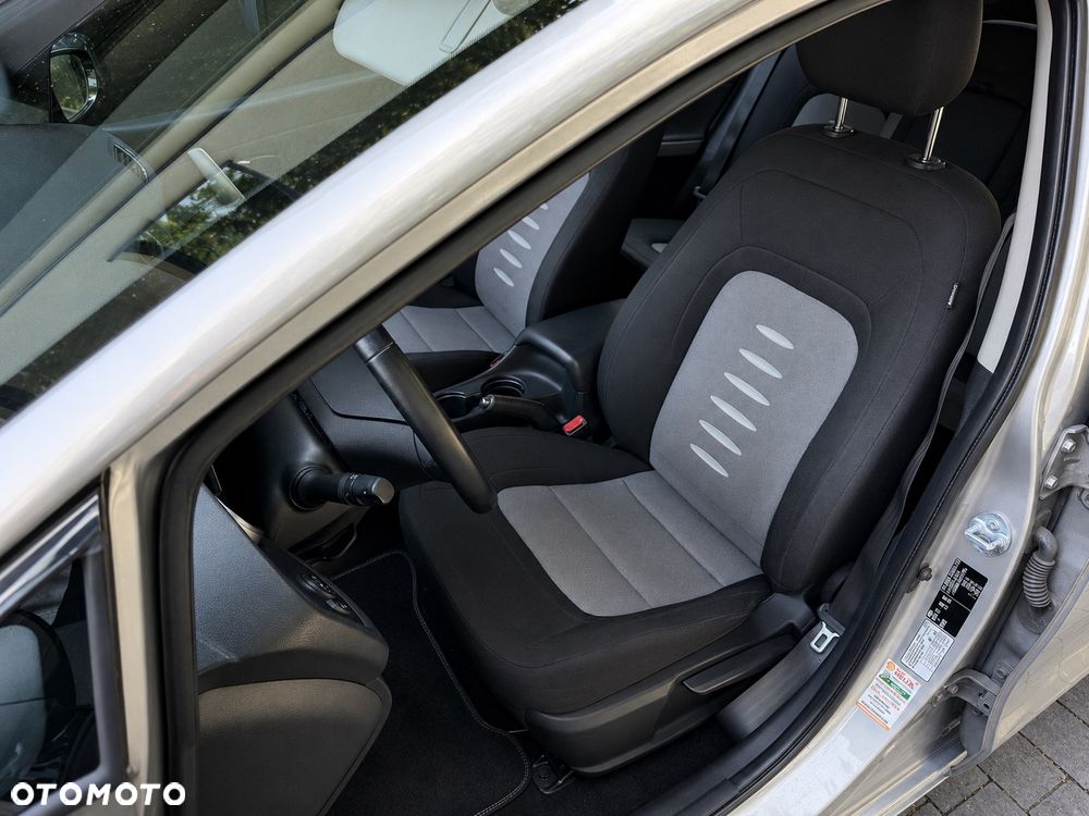 Kia Ceed 1.6 GDI Business Line - 30