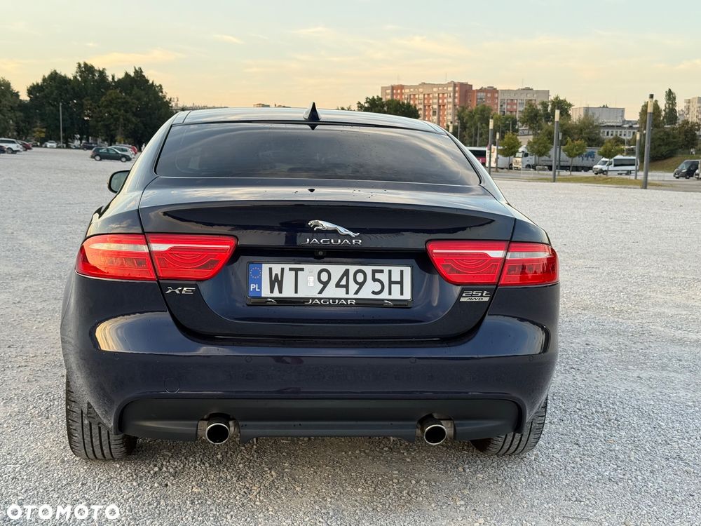 Jaguar XE 25t AWD Prestige - 6