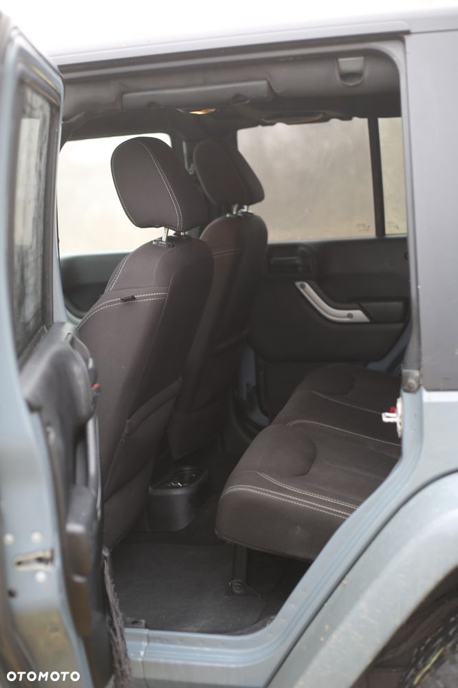 Jeep Wrangler - 9