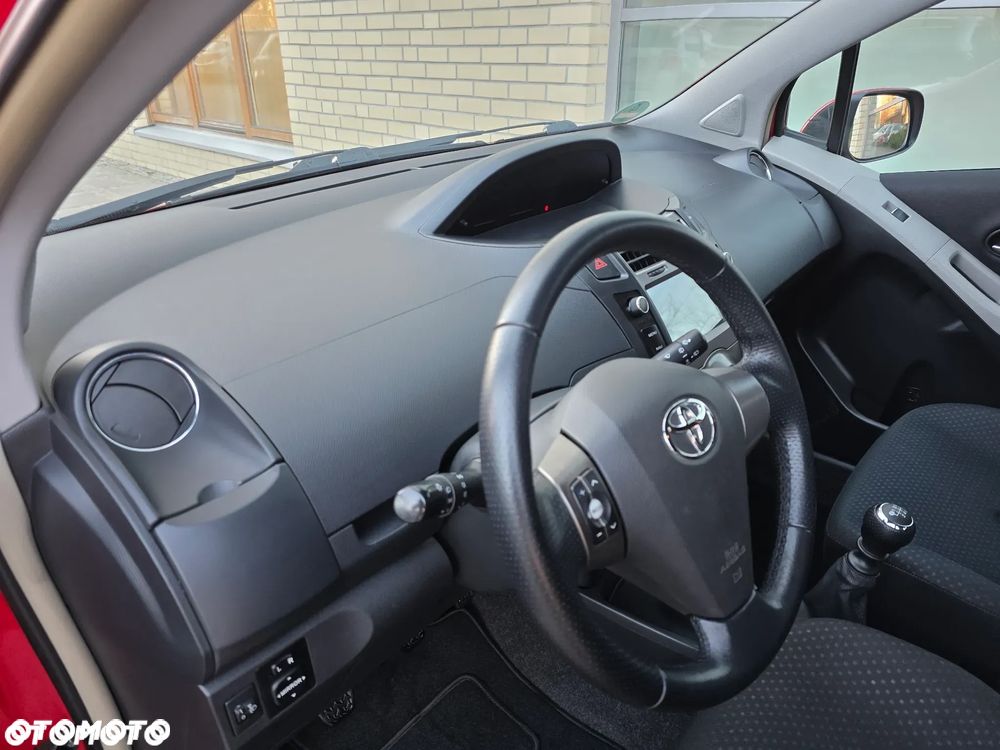 Toyota Yaris - 17