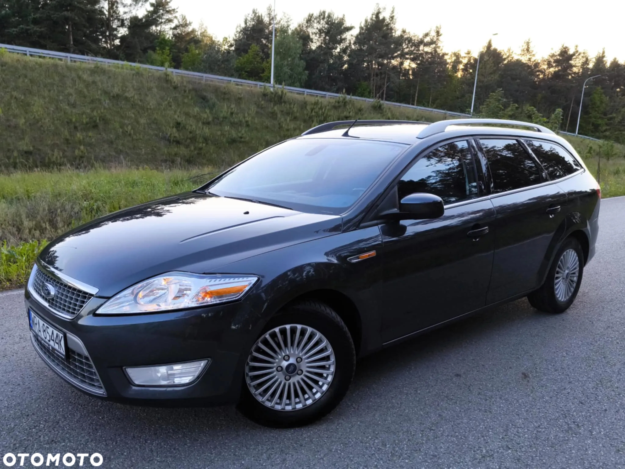 Ford Mondeo 2.0 FF Ghia - 21